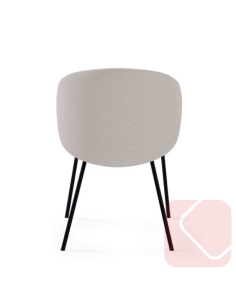 Silla de diseño modelo Mérida de Somcasa, Tapizada con base metálica en negro. 2
