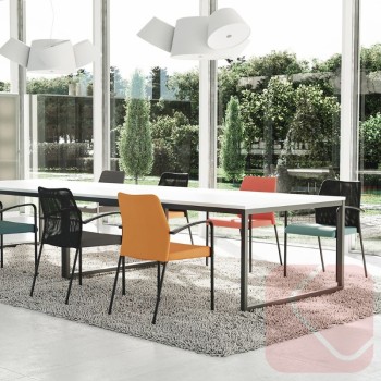 Silla fija Fram con respaldo de malla y asiento tapizado | Laoficinaonline