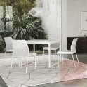Silla fija Fram con respaldo de malla y asiento tapizado | Laoficinaonline