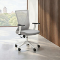 Silla de oficina Tirana blanca y gris con respaldo de malla transpirable | Laoficinaonline