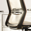 Silla ergonómica Oyana con respaldo de malla y cabezal | Laoficinaonline