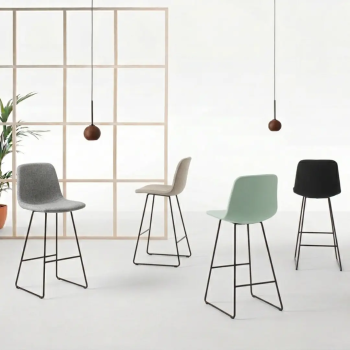 Silla alta tapizada con base trineo para oficinas y espacios contract  | Laoficinaonline