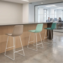 Silla media Varya con base trineo para oficina y reuniones | Laoficinaonline