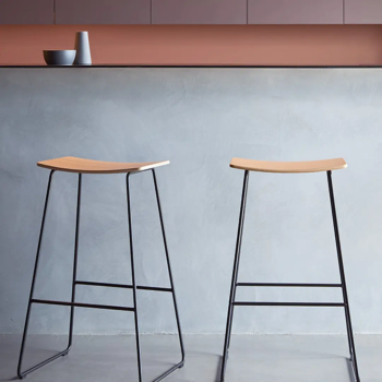 Taburete TAO de madera para hostelería y contract | Laoficinaonline