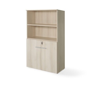 Armario oficina de madera con puertas bajas, cerradura y estantes de JGorbe en color acacia