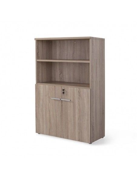 Armario oficina de madera con puertas bajas, cerradura y estantes de JGorbe en color olmo