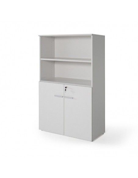 Armario oficina de madera con puertas bajas, cerradura y estantes de JGorbe en color gris claro