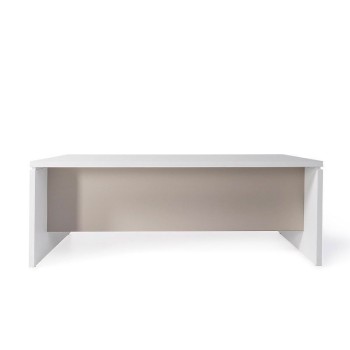 Mesa despacho blanca serie G3 de JGorbe con faldón color arena