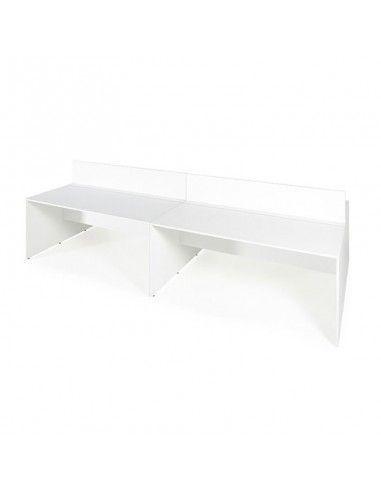 Mesa oficina multipuesto con separador de JGorbe en color blanco Mesa oficina multipuesto con separador de JGorbe en color blanco