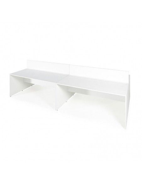 Mesa oficina multipuesto con separador de JGorbe en color blanco Mesa oficina multipuesto con separador de JGorbe en color blanco