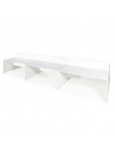Mesa oficina multipuesto con separador de JGorbe en color blanco Mesa oficina multipuesto con separador de JGorbe en color blanco