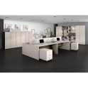 Mesa oficina multipuesto con separador de JGorbe en color olmo claro