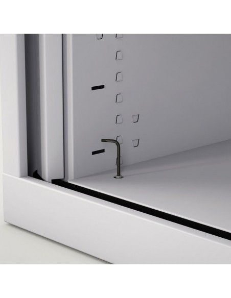 Detalle interior del armario oficina persiana vertical de Gapsa en blanco Detalle interior del armario oficina persiana vertical de Gapsa en blanco