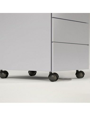 Detalle ruedas de cajonera metálica 3 cajones de Gapsa en gris Detalle ruedas de cajonera metálica 3 cajones de Gapsa en gris