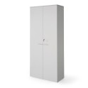 Armario oficina con llave alto de madera de JGorbe con cerradura y estantes en color gris claro
