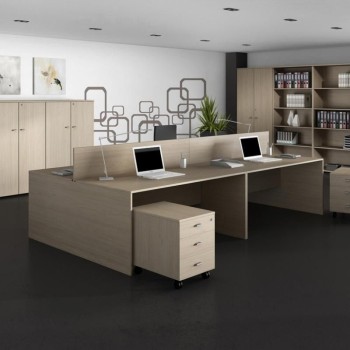 Mesa oficina multipuesto con separador de JGorbe en color olmo claro