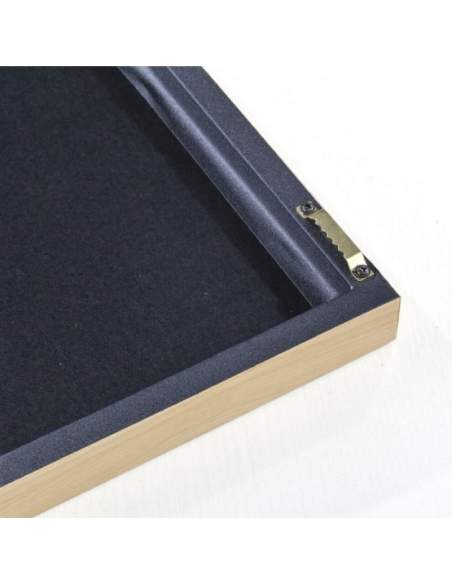 detalle colgador para cuadro moderno