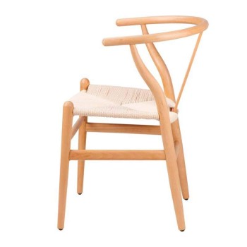 Sillas para hostelería de madera natural.