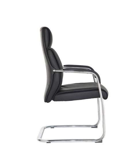 Silla confidente con brazos modelo Moscú. Base tipo patín. Con brazos tapizados. Tapizado en ecopiel negra.