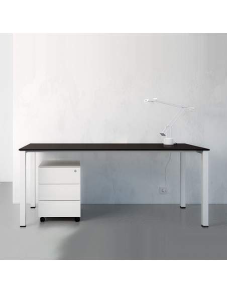 Mesa escritorio Q50 de AIC Martínez Medina Mesa escritorio Q50 de AIC Martínez Medina