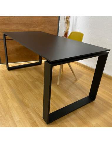 Mesa despacho Marc de AIC en negro