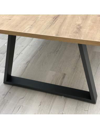 Detalle pata mesa de diseño Piramid Detalle pata mesa de diseño Piramid