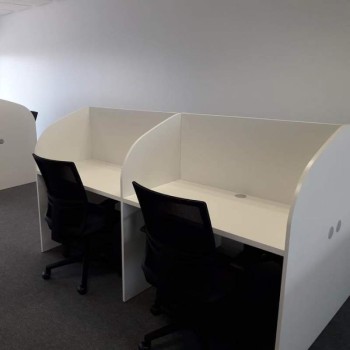 Mesa de call center doble de Emobok