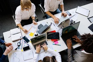 mesas para varias personas trabajando muebles de oficina